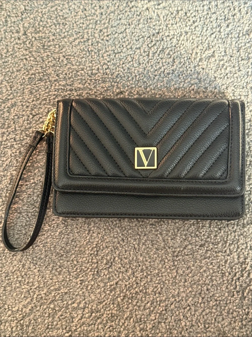 Victoria’s Secret Black Quilted Wristlet Wallet with Gold Accents. 7”x4.5”x1”